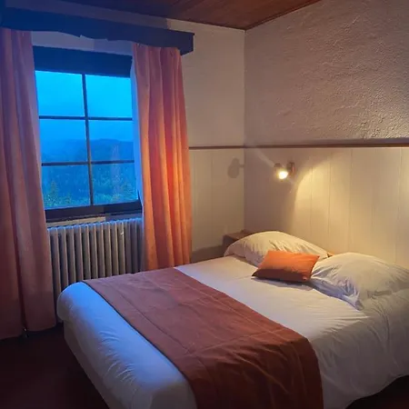 Logis La Petite Chaumiere Otel 2*
