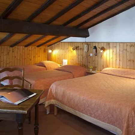 Hotel Logis La Petite Chaumiere 2*